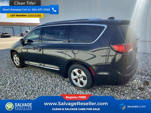 Used 2017 Chrysler Pacifica Touring-L Plus w/ Advanced Safetytec Group FWD image 3