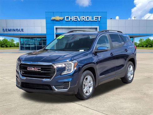 Used 2022 GMC Terrain SLE w/ Driver Convenience Package image 2