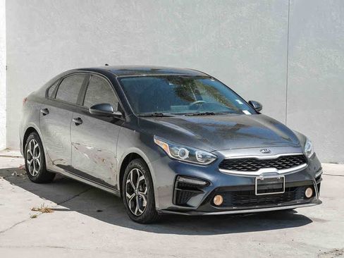 Used 2020 Kia Forte LXS FWD image 3