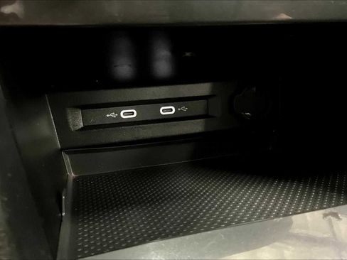 Used 2022 Volkswagen Tiguan S image 35