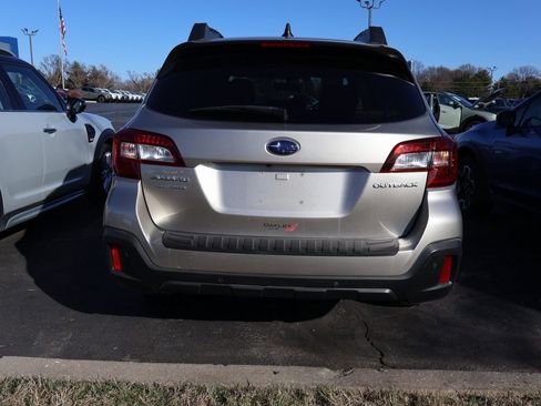 Used 2018 Subaru Outback 2.5i Limited image 19