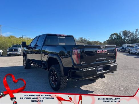 Used 2024 GMC Sierra 2500 AT4X image 5