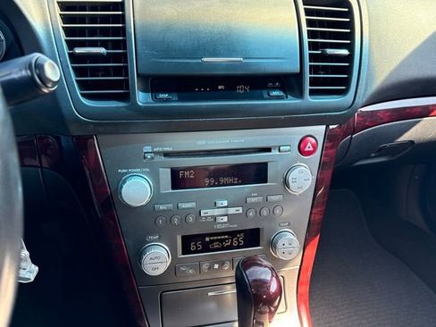 Used 2009 Subaru Legacy 2.5i Limited image 21