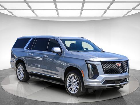 Used 2025 Cadillac Escalade ESV Premium Luxury w/ LPO, Floor Liner Package AWD/4WD image 6