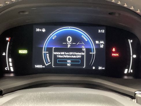 Used 2025 Toyota Camry SE image 28