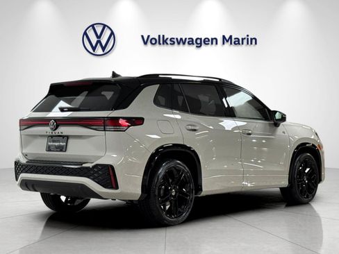 New 2026 Volkswagen Tiguan SE R-Line FWD image 5