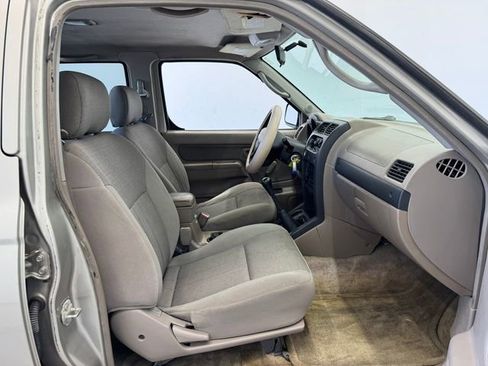 Used 2002 Nissan Frontier XE image 16