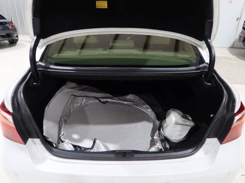 Used 2012 Lexus LS 460 w/ Comfort Pkg RWD image 26