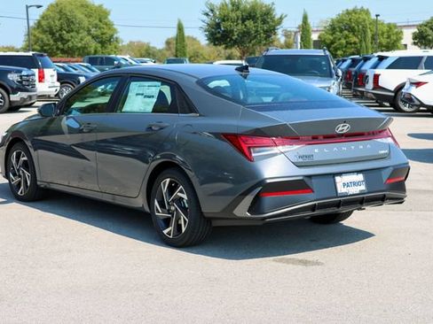 New 2026 Hyundai Elantra Limited FWD image 5