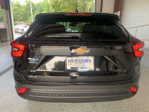 New 2026 Chevrolet Trax LS FWD image 7