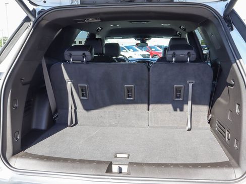 Used 2023 Chevrolet Traverse LT FWD image 10