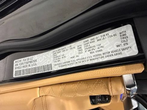 Used 2023 Jeep Grand Cherokee Summit AWD/4WD image 33