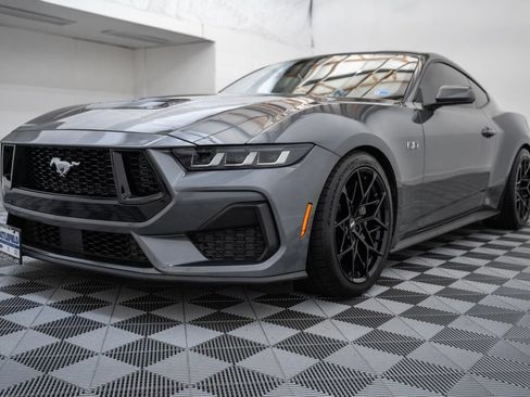 Used 2024 Ford Mustang GT RWD image 3