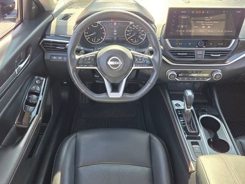 Used 2024 Nissan Altima 2.0 SR FWD image 7