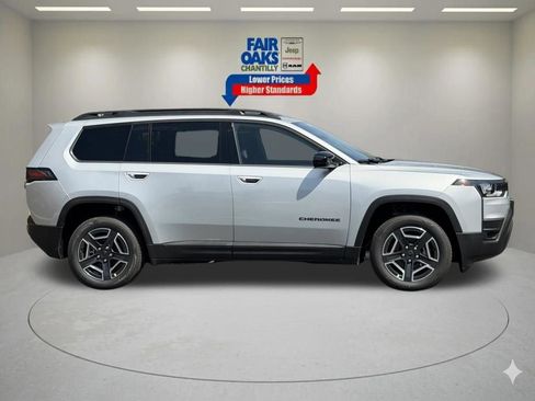 New 2026 Jeep Cherokee Laredo image 4