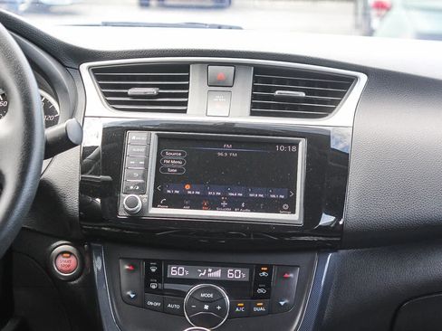 Used 2019 Nissan Sentra SR w/ Premium Package (SR) FWD image 17