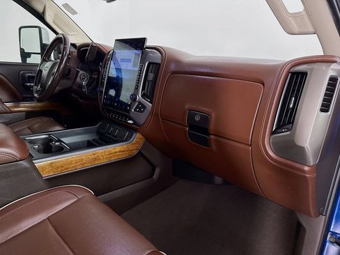 Used 2019 Chevrolet Silverado 2500 High Country AWD/4WD image 34