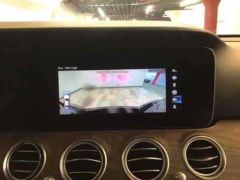 Used 2022 Mercedes-Benz E 350 4MATIC Sedan w/ AMG Line Exterior image 38