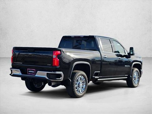 Used 2024 Chevrolet Silverado 2500 LTZ w/ LTZ Convenience Package image 5