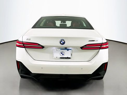 Used 2026 BMW i5 eDrive40 w/ M Sport Package image 6