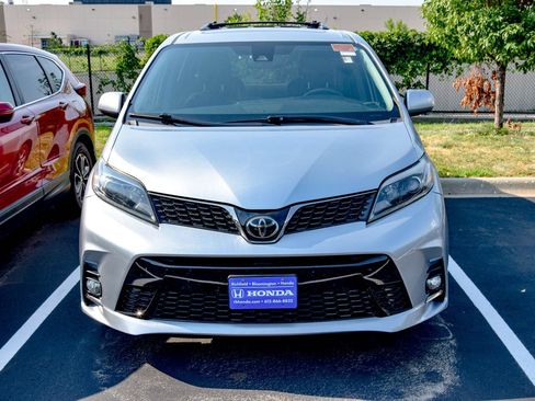 Used 2019 Toyota Sienna SE Premium AWD/4WD image 14