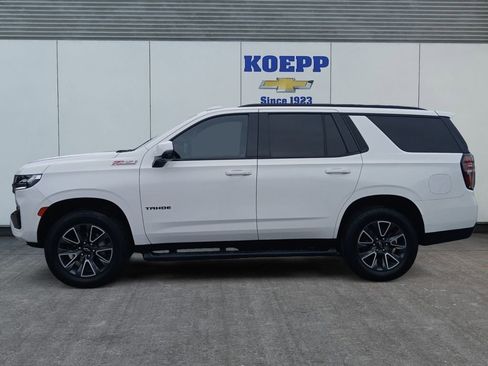 Used 2022 Chevrolet Tahoe Z71 w/ Luxury Package AWD/4WD image 2