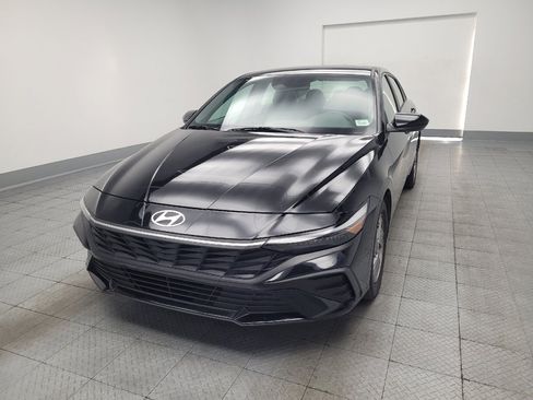 Used 2024 Hyundai Elantra SE FWD image 15