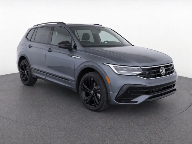 Used 2024 Volkswagen Tiguan SE R-Line FWD image 2