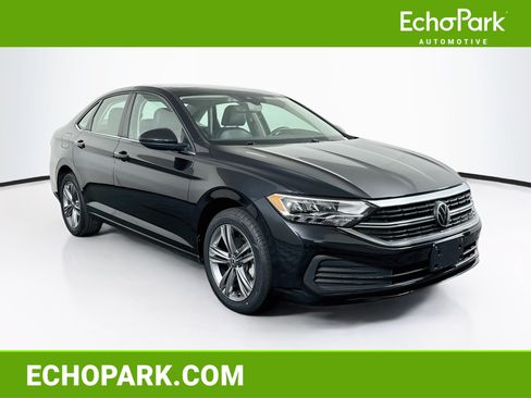 Used 2023 Volkswagen Jetta SE FWD image 1