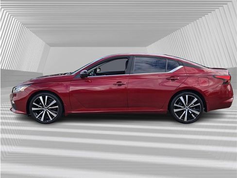 Used 2021 Nissan Altima 2.5 SR image 2
