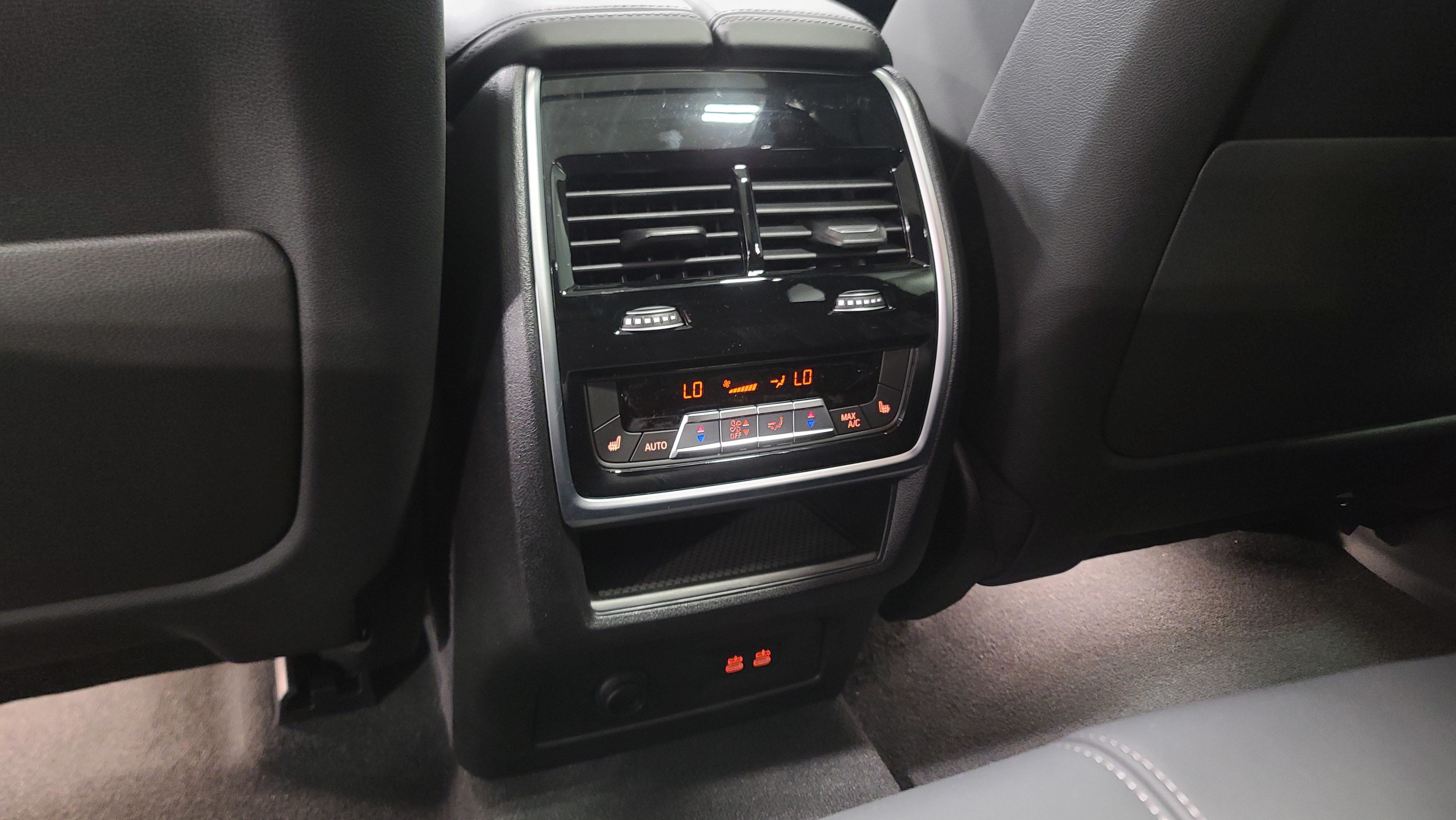 Used 2026 BMW X5 xDrive40i w/ M Sport Package AWD/4WD image 30
