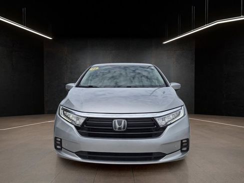 Used 2023 Honda Odyssey Touring image 2
