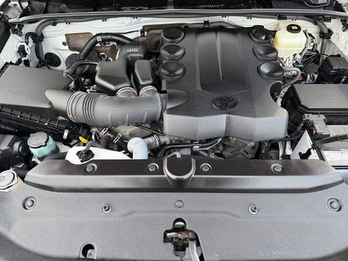 Used 2020 Toyota 4Runner SR5 Premium w/ Moonroof Package image 41