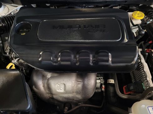 Used 2023 Jeep Cherokee Altitude Lux image 30