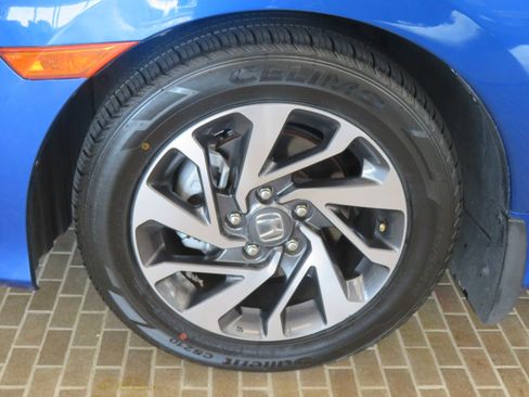 Used 2018 Honda Civic EX image 7