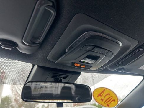 Used 2024 Toyota Corolla SE image 29