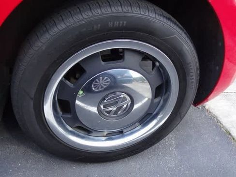 Used 2012 Volkswagen Beetle 2.5 image 14