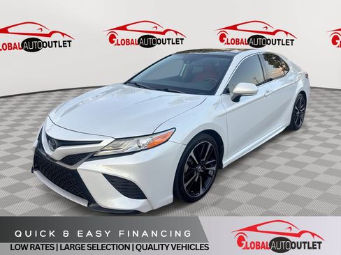 Used 2020 Toyota Camry XSE FWD image 1