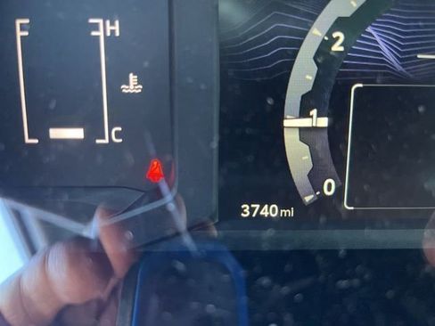 Used 2025 Toyota Tacoma SR5 image 15