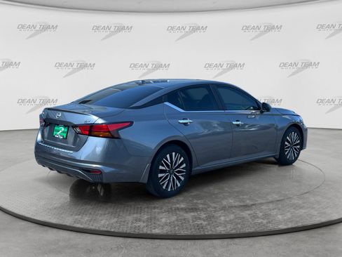 Used 2023 Nissan Altima 2.5 SV FWD image 7