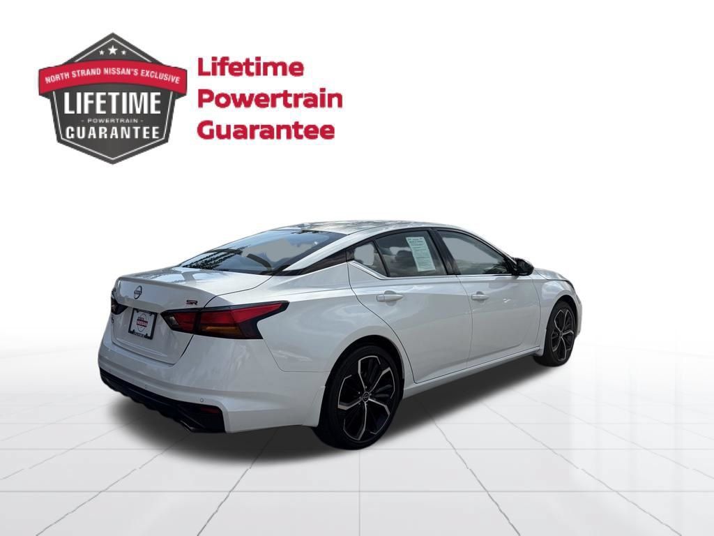 Certified 2025 Nissan Altima 2.5 SR w/ SR Premium Package FWD image 7