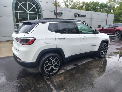 Certified 2025 Jeep Compass Limited AWD/4WD image 13