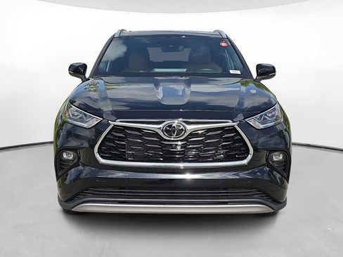 New 2026 Toyota Highlander Platinum AWD/4WD image 2