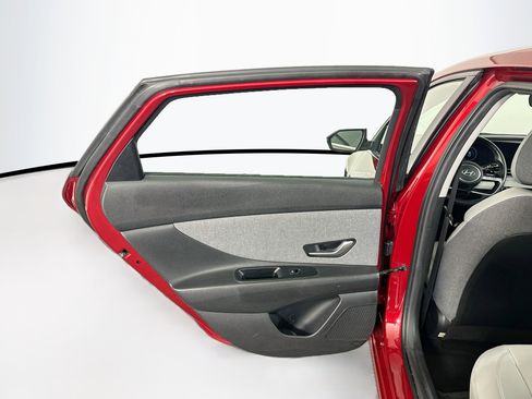 Used 2024 Hyundai Elantra Limited FWD image 28