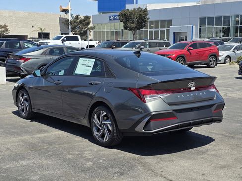 New 2025 Hyundai Elantra Sport image 9
