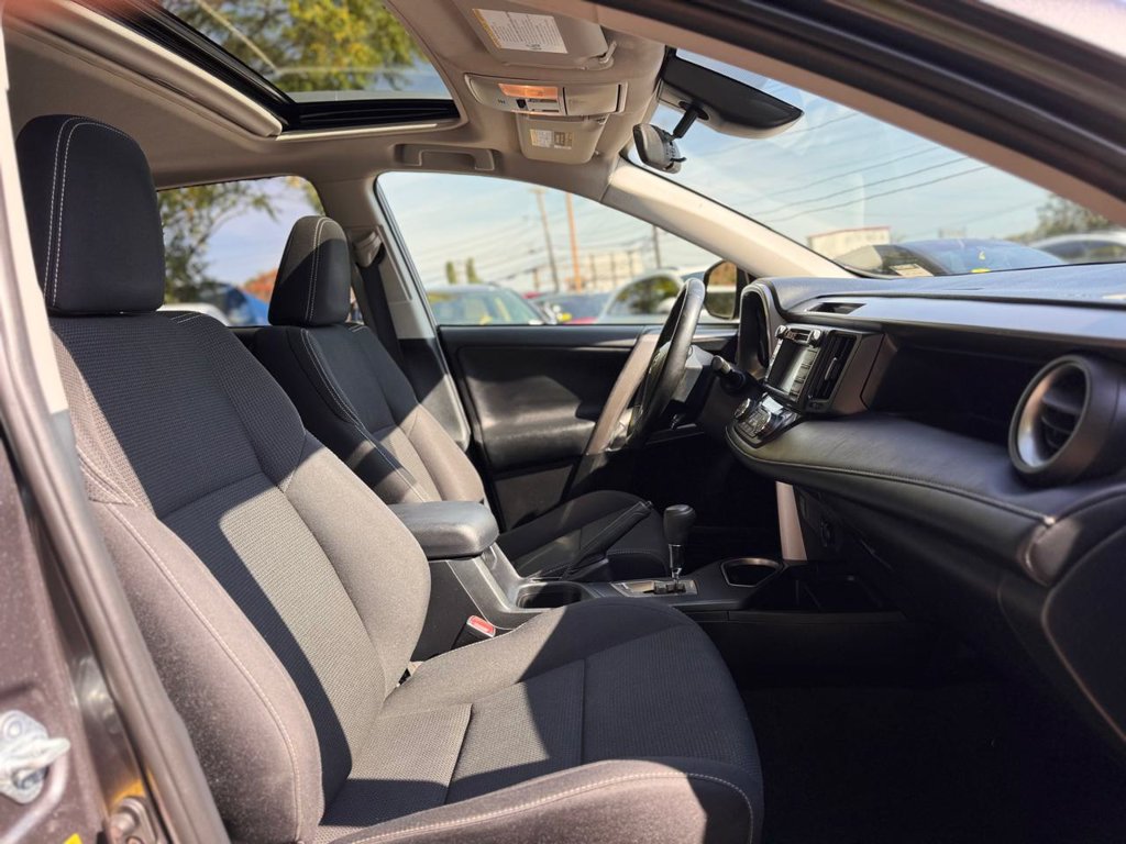 Used 2018 Toyota RAV4 XLE w/ Plus Extra Value Package AWD/4WD image 29