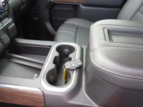 Used 2022 Chevrolet Silverado 3500 High Country image 18