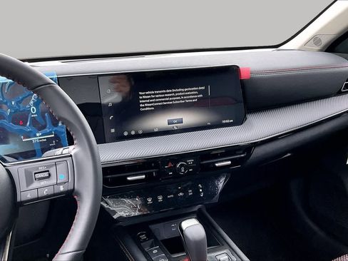 New 2026 Nissan Kicks SR FWD image 6