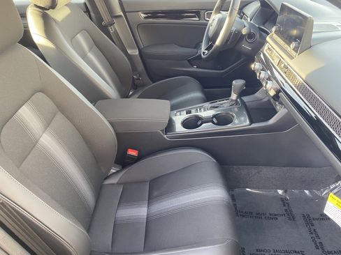Used 2025 Honda Civic Sport image 9