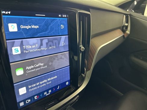 Used 2025 Volvo V60 B5 Cross Country Plus image 17